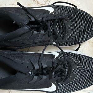 Nike Men's Black and White Athletic Shoes